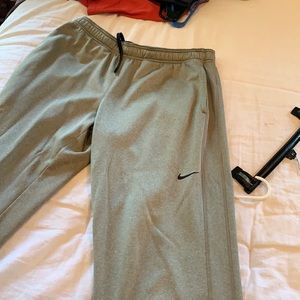 Men’s grey Nike sweatpants